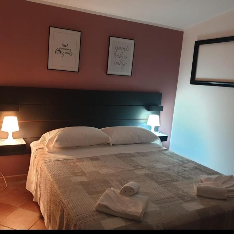 Clock's House - Camera Budget Matrimoniale/Doppia con Letti Singoli - 2