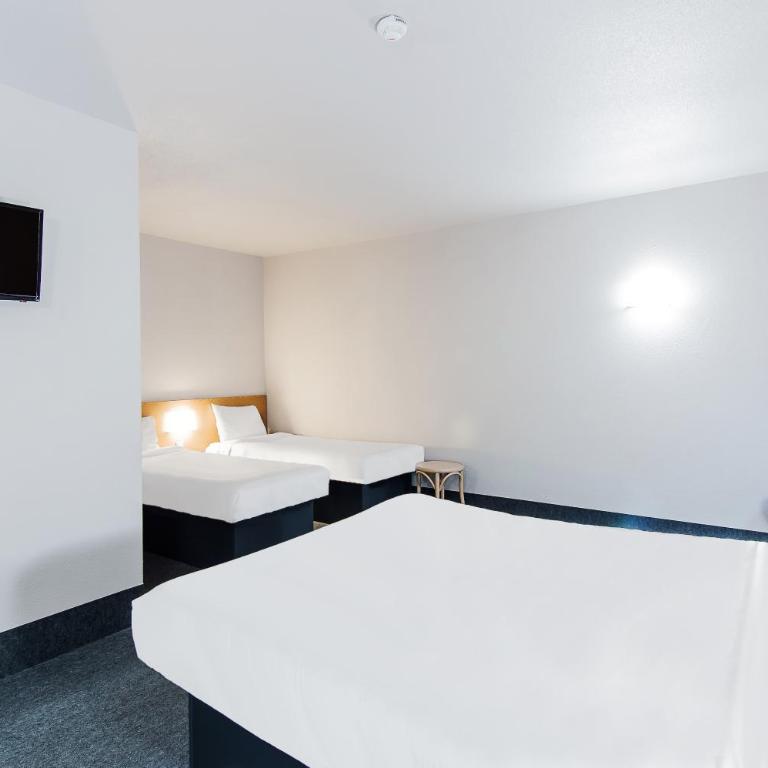 B&B HOTEL Toulouse Purpan Zénith - Chambre Quadruple - Non-Fumeurs - 2
