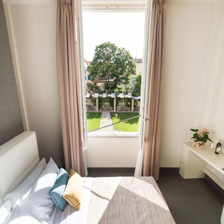 LUCUS Exclusive Bed and Breakfast - Camera Matrimoniale con Vista Giardino - 2