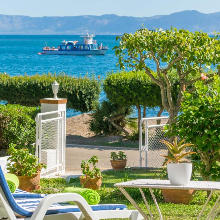 Bell-Punt - Four-Bedroom Villa - 36