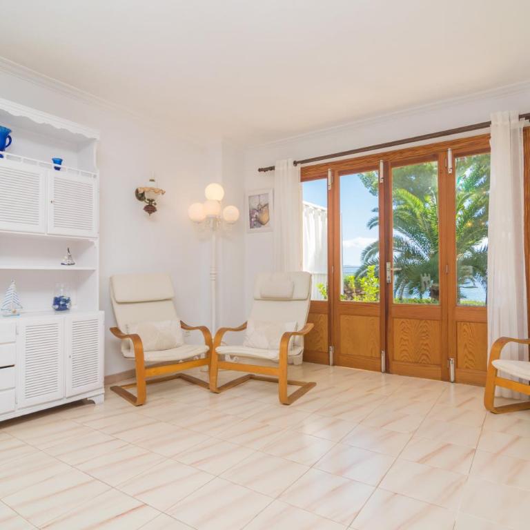 Bell-Punt - Four-Bedroom Villa - 14