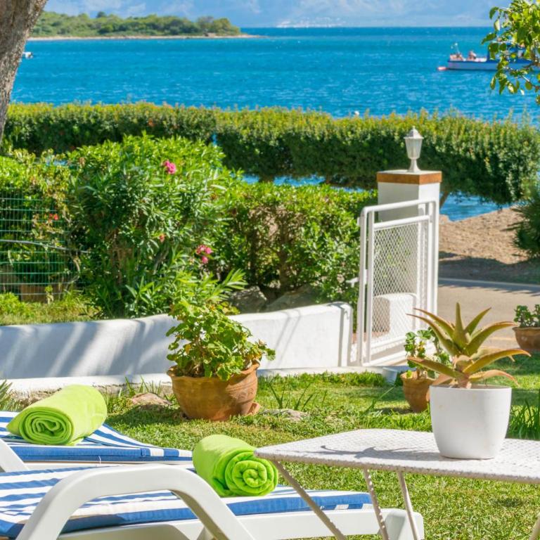 Bell-Punt - Four-Bedroom Villa - 7