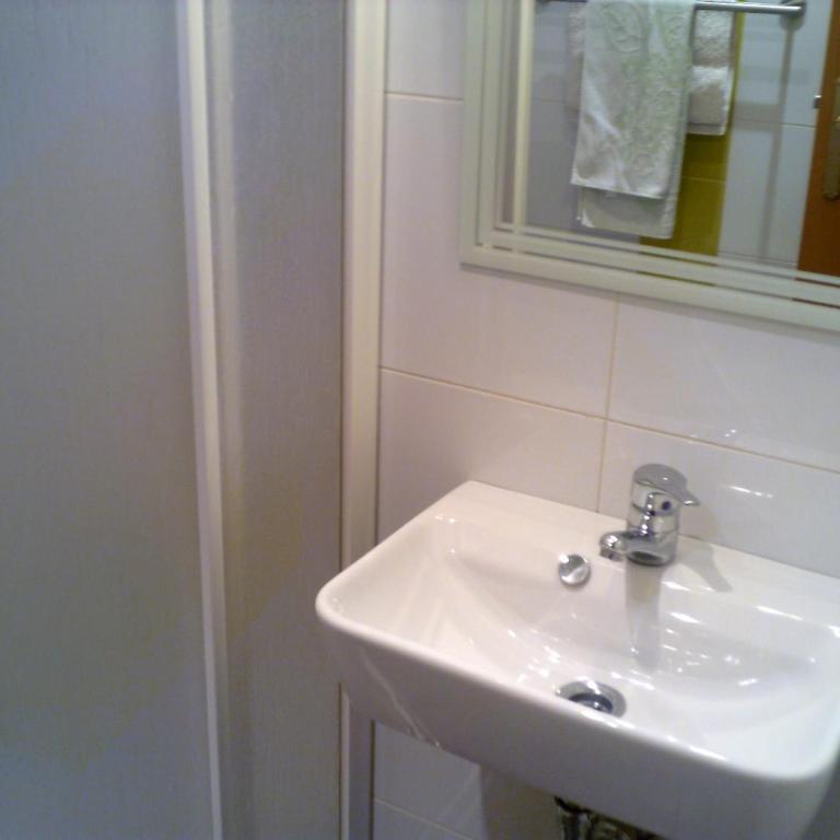 Pensión Santiago - Habitación Doble con baño privado - 2