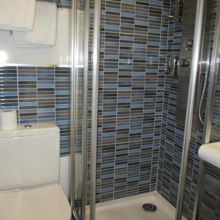 Madrid City Rooms - Twin Room with Private Bathroom - 4
