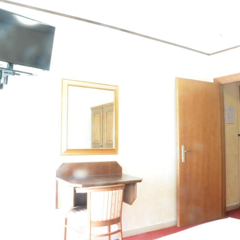 Hotel Rosa Serenella - Camera Economy Doppia con Letti Singoli - 4