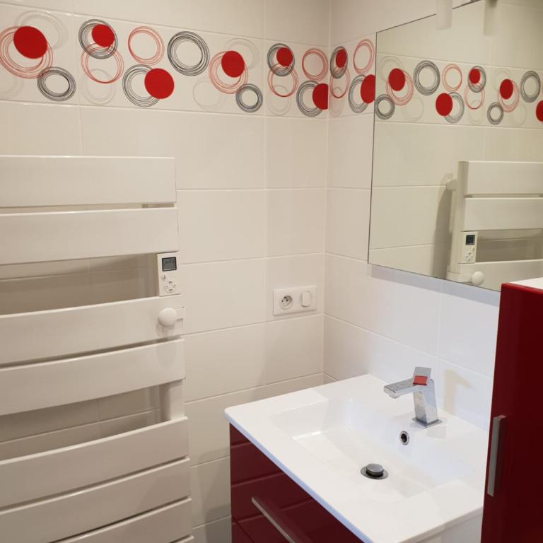 meublé au calme à 1 minute de la plage - Two-Bedroom Apartment - 27
