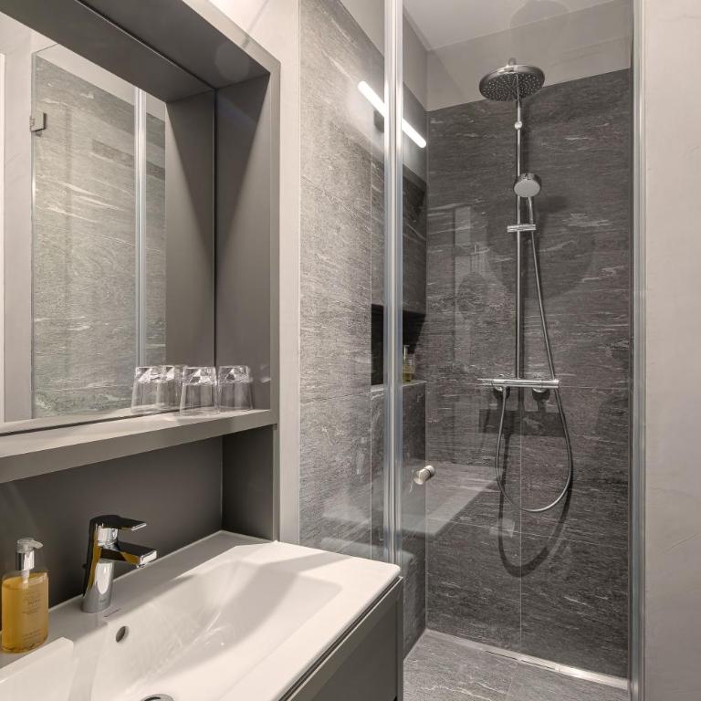 Villa Rein Boutiquehotel - Superior Doppelzimmer mit Balkon und Bergblick - 19