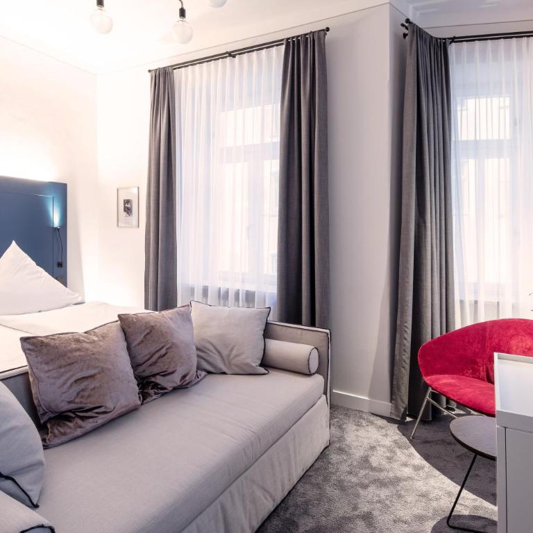 Villa Rein Boutiquehotel - Superior Doppelzimmer mit Balkon und Bergblick - 11
