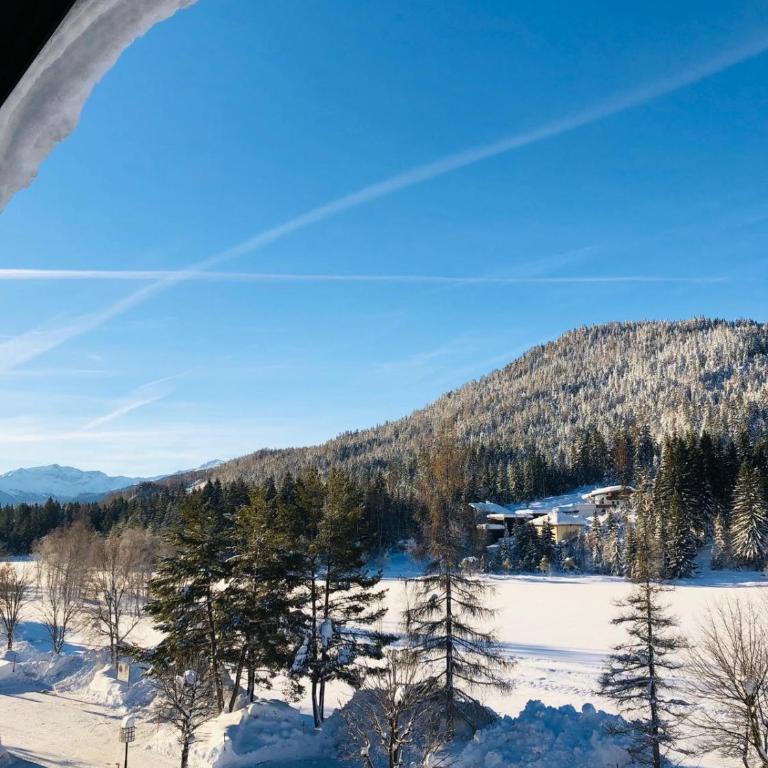 LakeSide Apartments Seefeld - Deluxe Panorama-Zimmer mit Seeblick und Balkon - 5