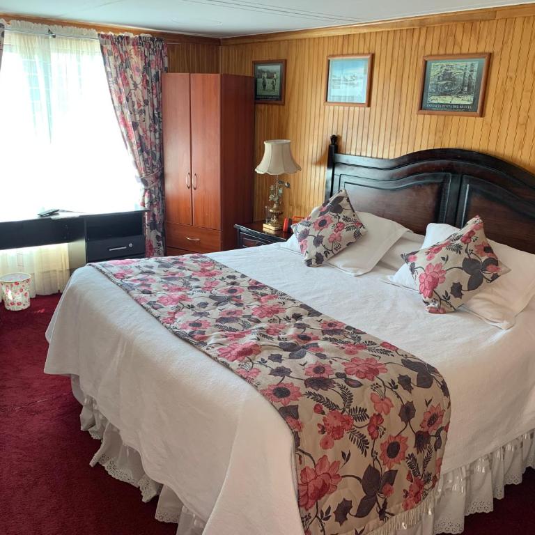 Hostal Español Coyhaique - Habitación Estándar - 1 cama grande - 4