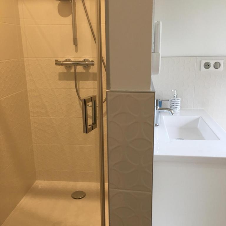 Villa des Contamines - Chambre Double ou Lits Jumeaux - Vue sur Jardin - 7