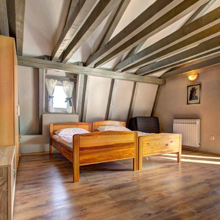Guesthouse Yeti - Studio with Balcony - 10