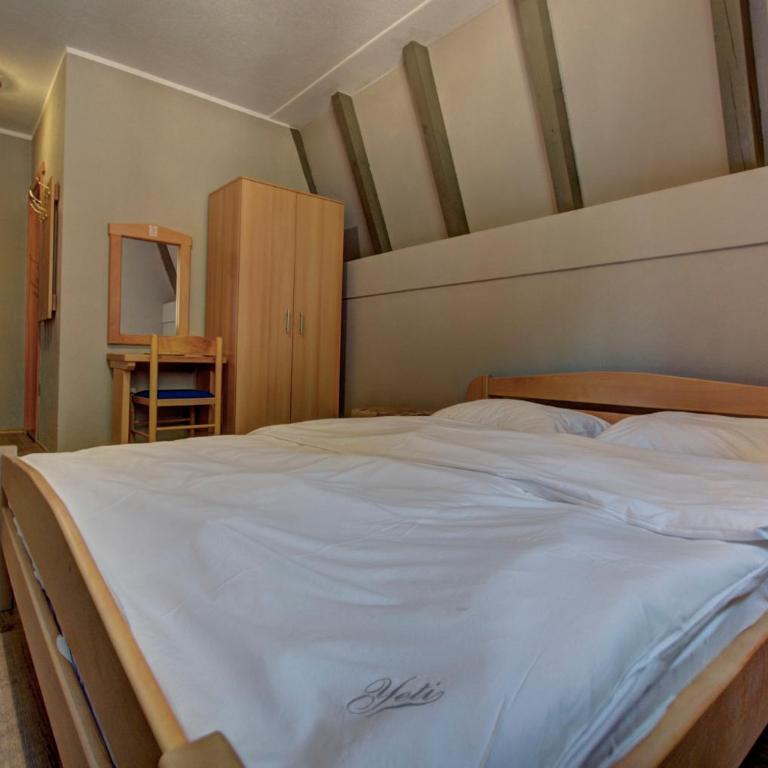 Guesthouse Yeti - Triple Room - 3