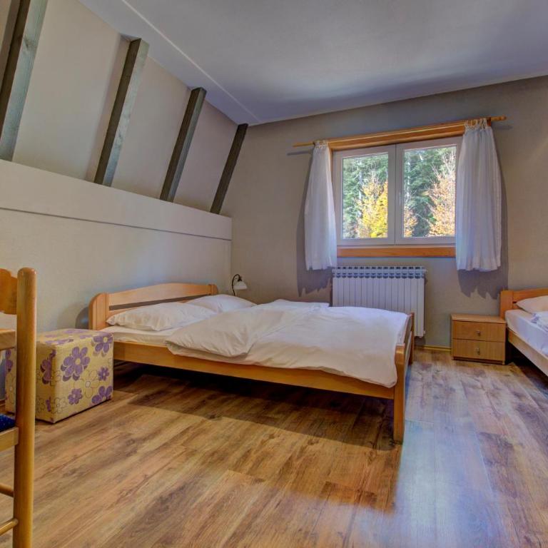 Guesthouse Yeti - Triple Room - 4
