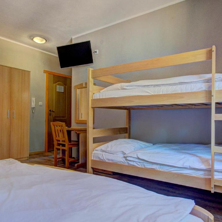 Guesthouse Yeti - Quadruple Room - 1