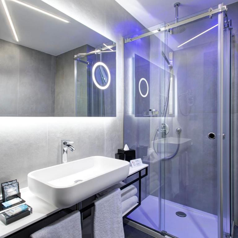iQ Hotel Milano - Camera Tripla - 1