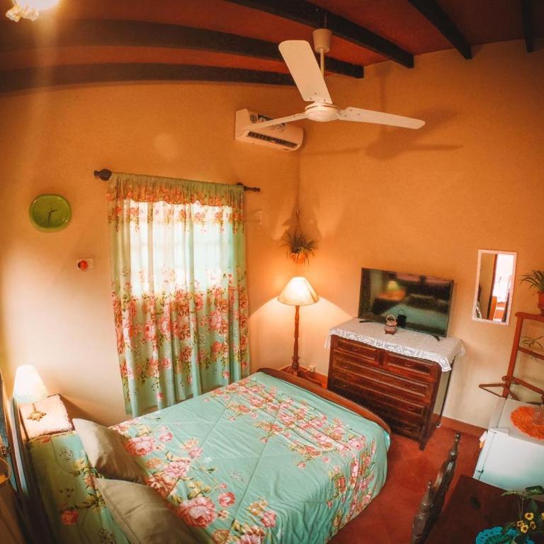 Hostal Mi lugar Vintage - Habitación Doble con balcón - 5