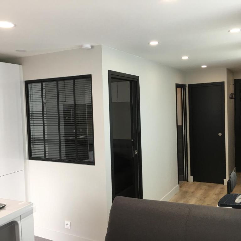 Le Cocon De Notre Dame - One-Bedroom Apartment view on Church - 17