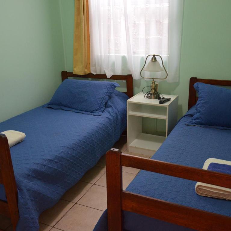 Hostal Aventura Austral - Twin Room with Private Bathroom - 3