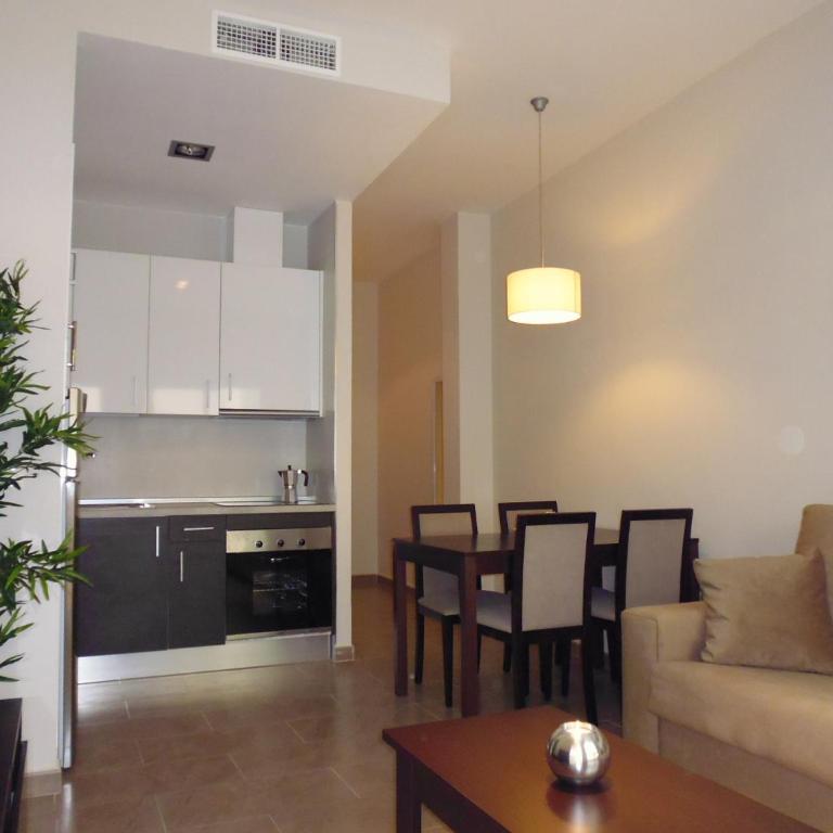 Apartamentos Pinar Málaga Centro - Carretería - Apartamento Confort - Biedmas 2 - 5