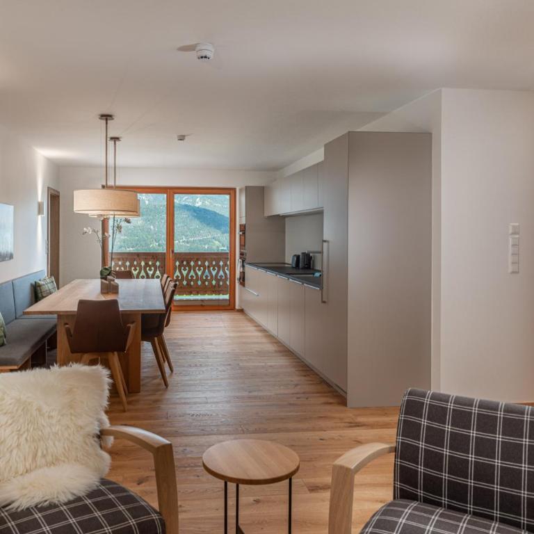 Skylodge Alpine Homes - Deluxe Apartment with two balconies and panoramic view - 10