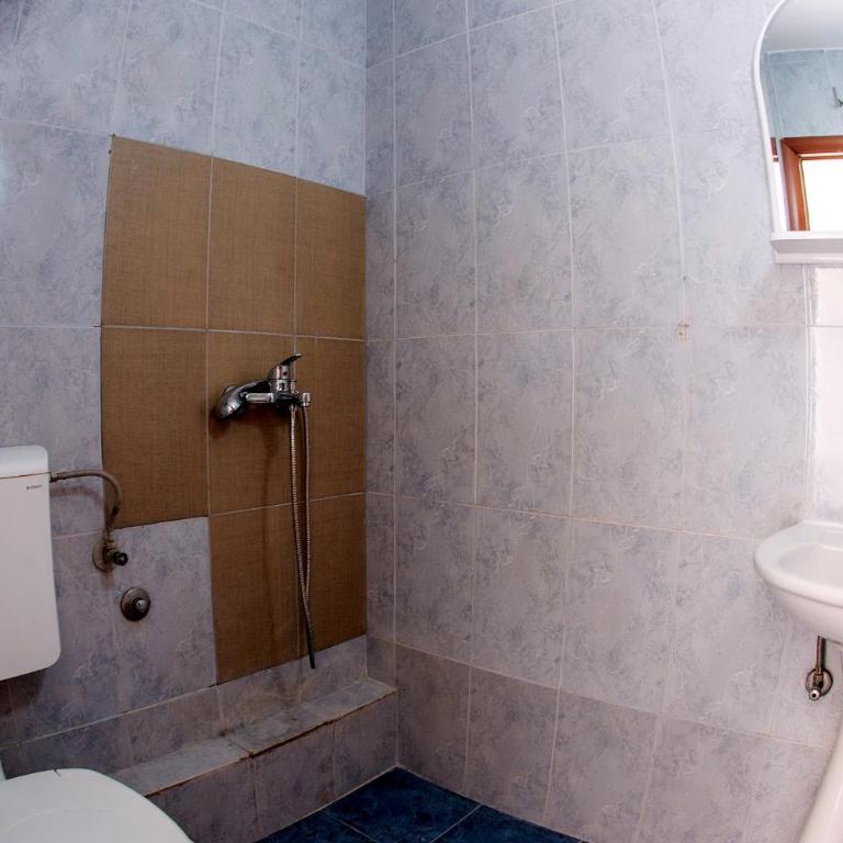 Guest House Lotos - Triple Room with Private External Bathroom - 18