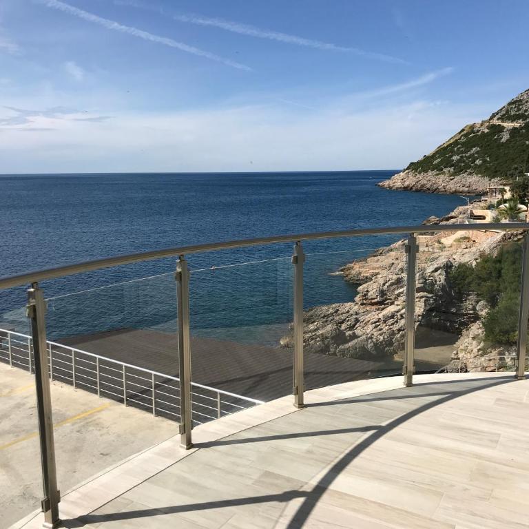 First line of the sea 1 - Apartment with Sea View - 1