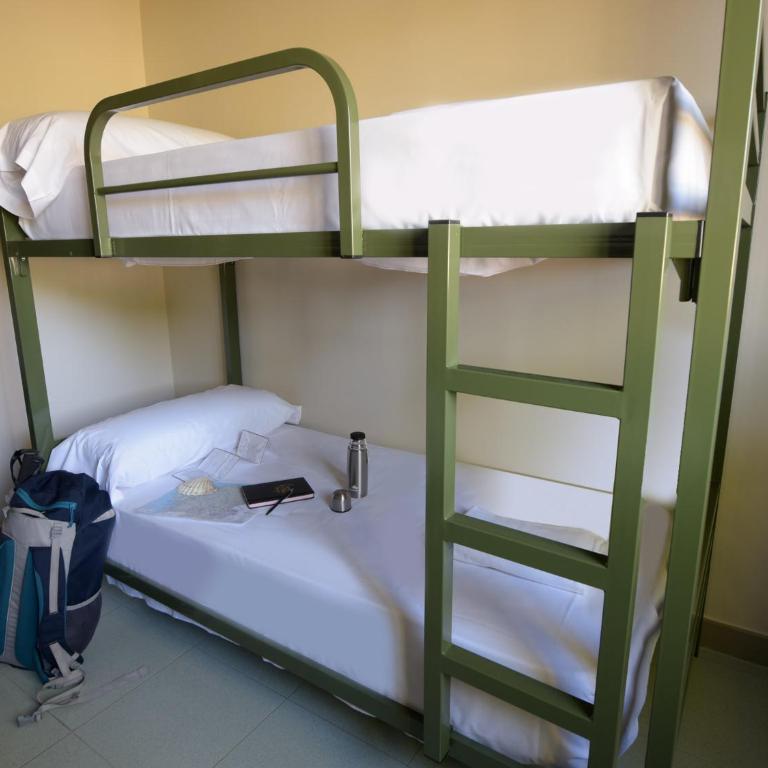 Albergue Monte Do Gozo - Family Room with Private Bathroom - 2