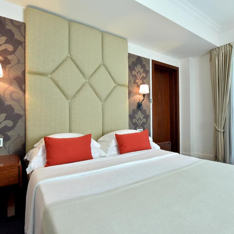 Hotel Ziya - Deluxe Double Room - 1