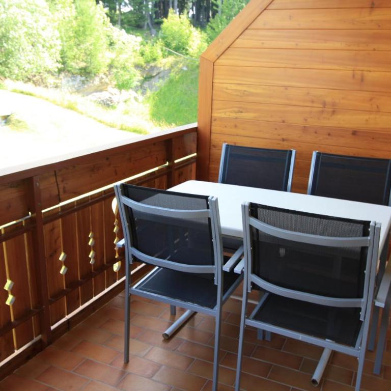 Apartment International - Appartement 3 Chambres / 7 - 16