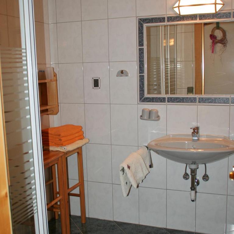 Piz Apart - Apartment mit 2 Schlafzimmern und Terrasse - 10