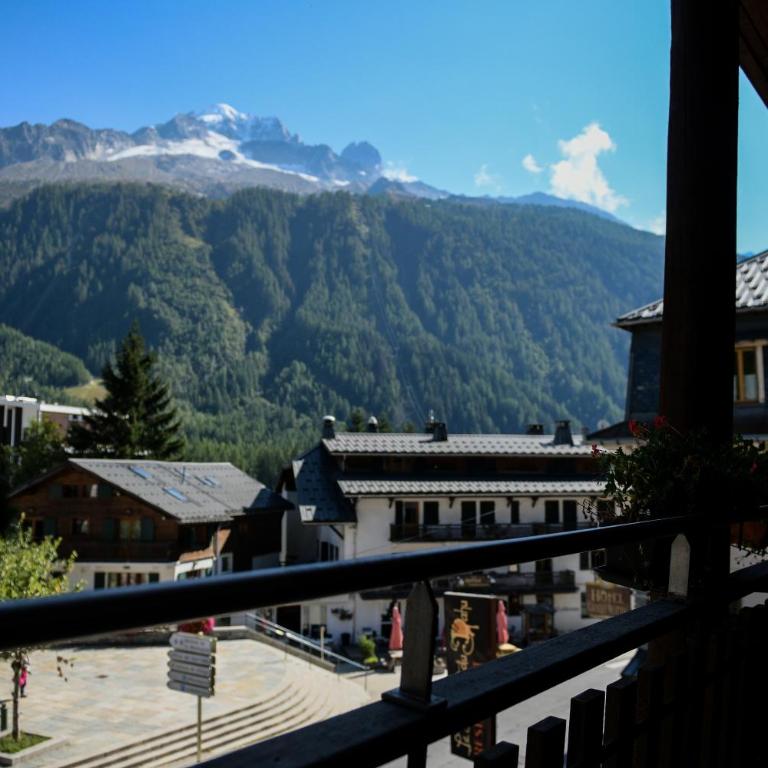 Le Dahu - Chambre Double Supérieure - Vue sur Montagne - 2