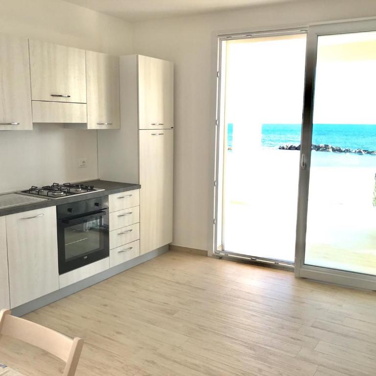 Sea House Tonnara - Two-Bedroom Apartment - 8
