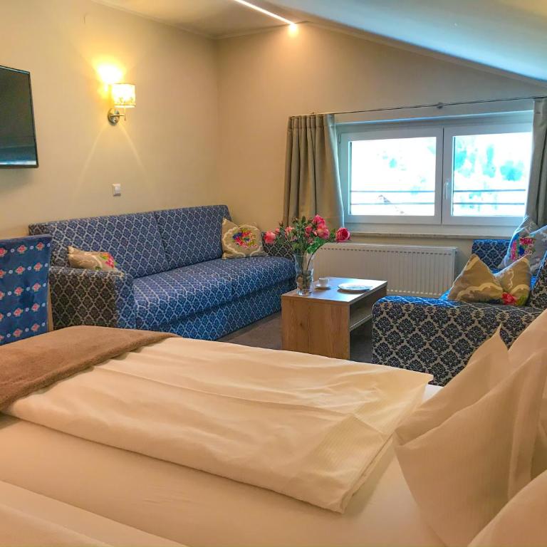 Andi's Skihotel - Familienzimmer mit Bergblick - 8
