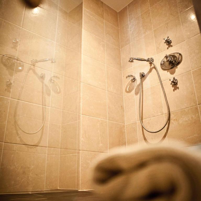 Hôtel Les Barmes De l'Ours - Chambre Double ou Lits Jumeaux Supérieure - 3