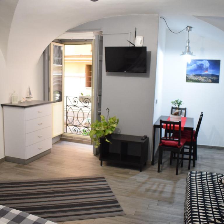 B&W Loft - Apartment - 10