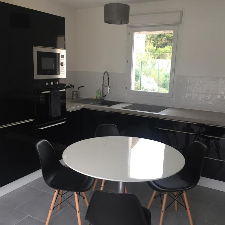 Maison avec Jardin/Piscine - Quartier résidentiel - Maison 1 Chambre - 1