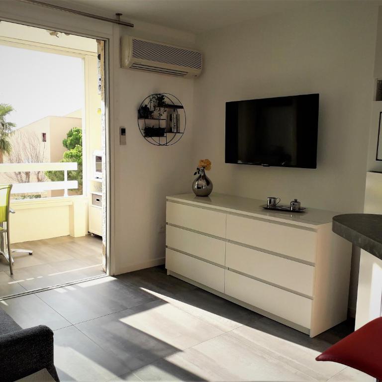 Domaine de La Coudouliere, Vue Mer, Plage, Piscine et Parc - One-Bedroom Apartment - 6