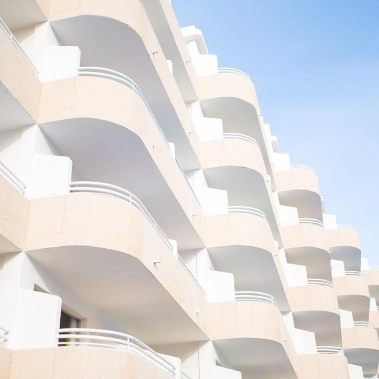 Adults Only Sunny Quiet Apartment with Aircon in Center of Las Americas - Apartamento con vistas a la piscina - 28