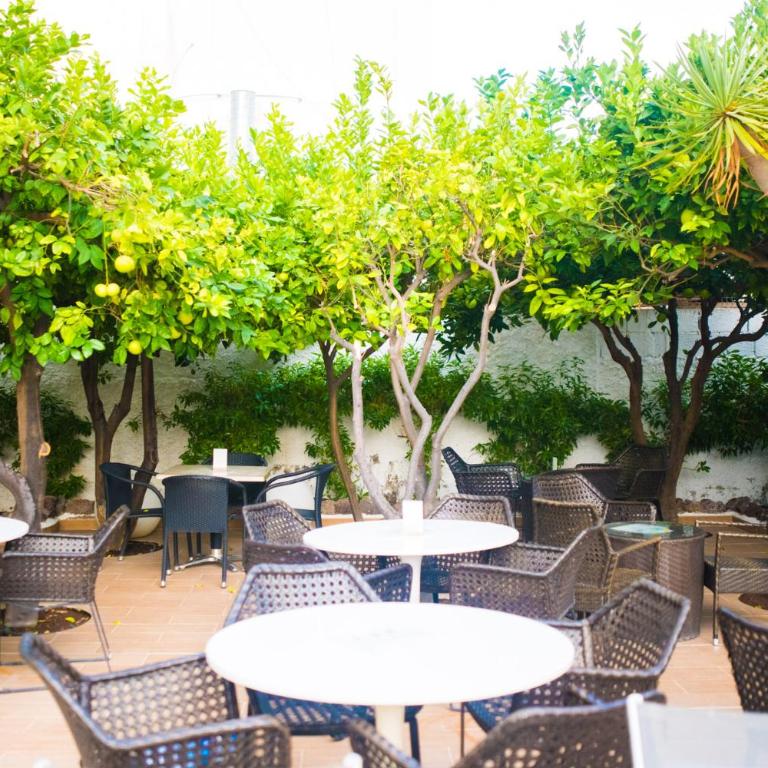 Adults Only Sunny Quiet Apartment with Aircon in Center of Las Americas - Apartamento con vistas a la piscina - 24