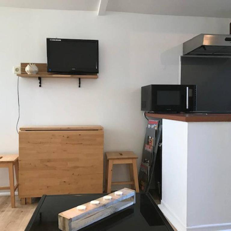 Studio indépendant près cap canaille avec terrasse - Studio-Apartment - 4