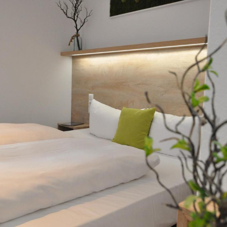 Hotel Perlach Allee by Blattl - Superior Queen Room - 4