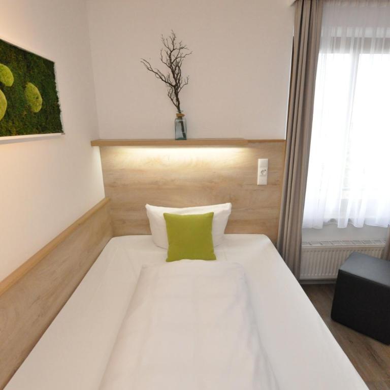 Hotel Perlach Allee by Blattl - Double Room - Queen Size Bed - 6