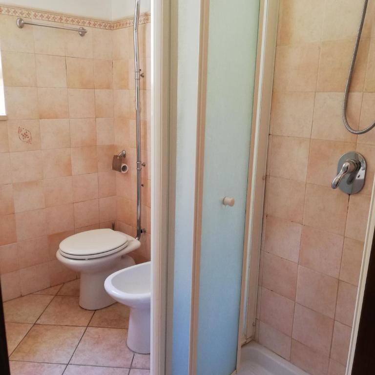 Domus Merulana Bed and Breakfast - Camera Matrimoniale con Bagno in Comune - 8