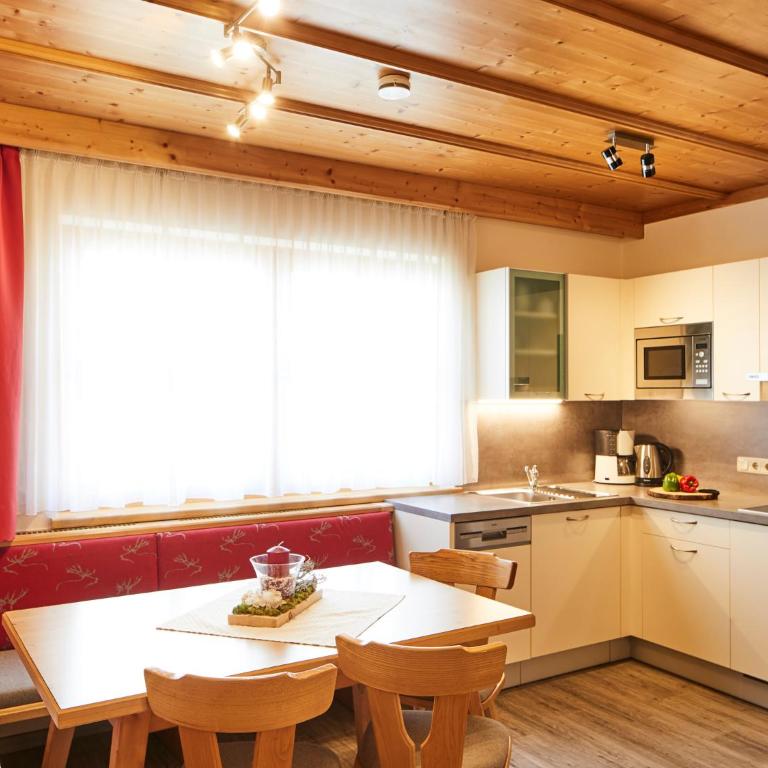 Haus Lenz - Apartment mit 2 Schlafzimmern und Balkon - 1