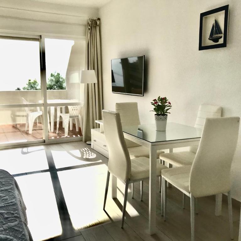 Estudios y Apartamentos Benal Beach - Studio Apartment - 3