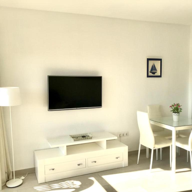 Estudios y Apartamentos Benal Beach - Studio Apartment - 2