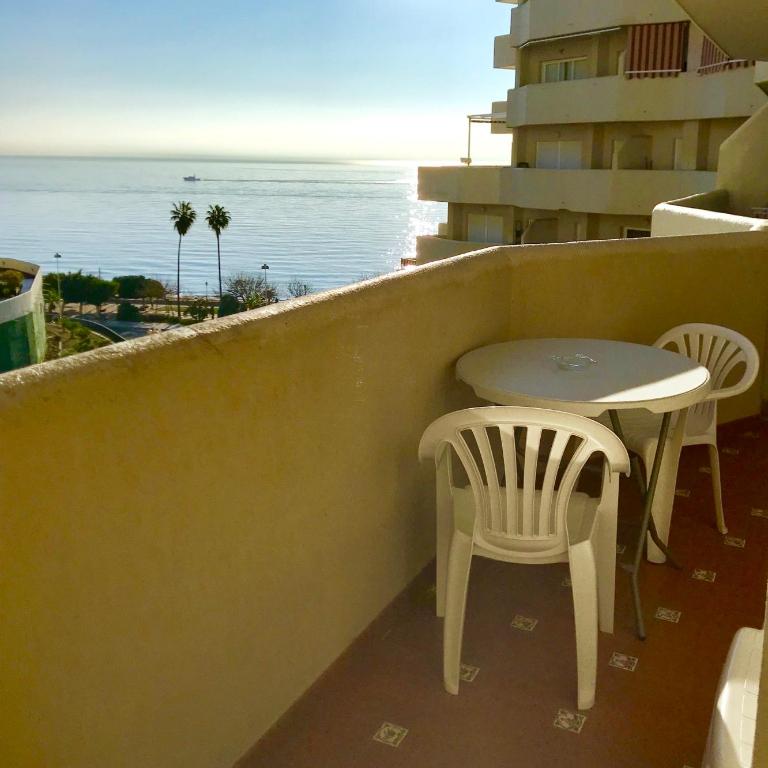 Estudios y Apartamentos Benal Beach - Two-Bedroom Apartment - 2
