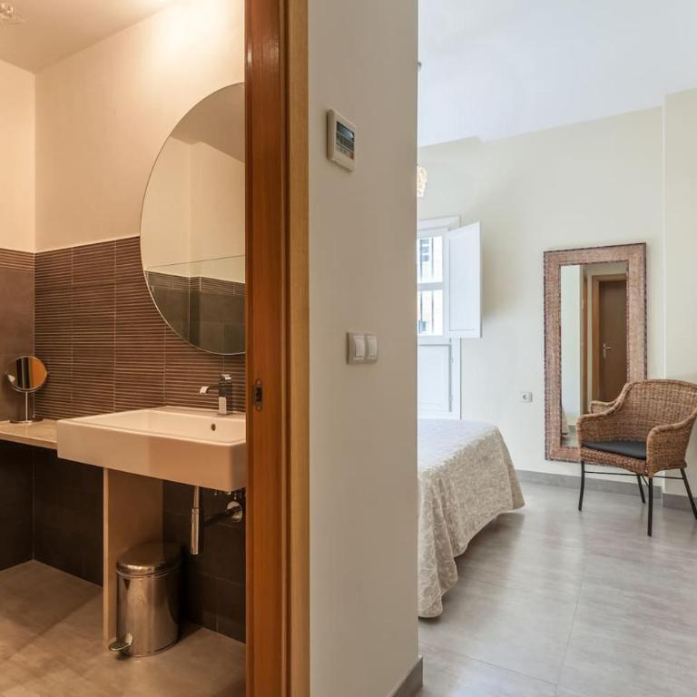 Apartamento con encanto en el Barrio de Santa Cruz - Apartamento de 3 dormitorios - 13