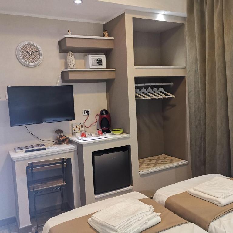 Guesthouse Luisella - Deluxe Double or Twin Room with City View - 2